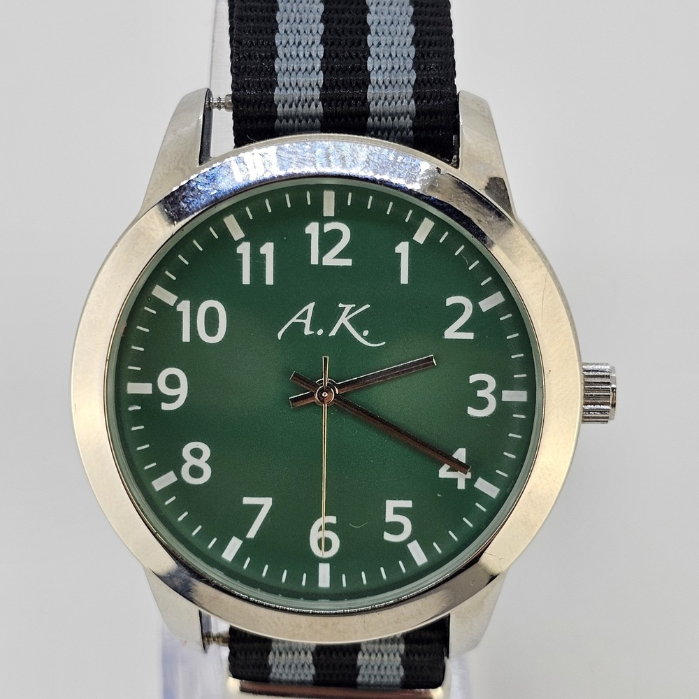 Men's Analog Watch 41MM Green Dial NEW Black Gray Canvas Band NEW Battery - Picture 2 of 12